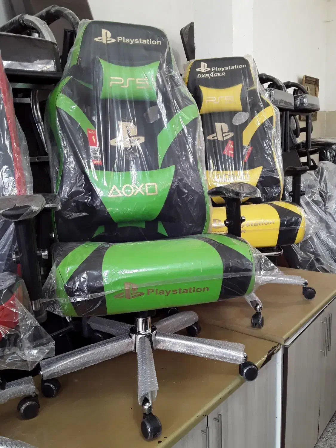 صندلی جکدار گیمینگ پایه کروم زیر پایی دار و ساده|صندلی و نیمکت|اردبیل, |دیوار