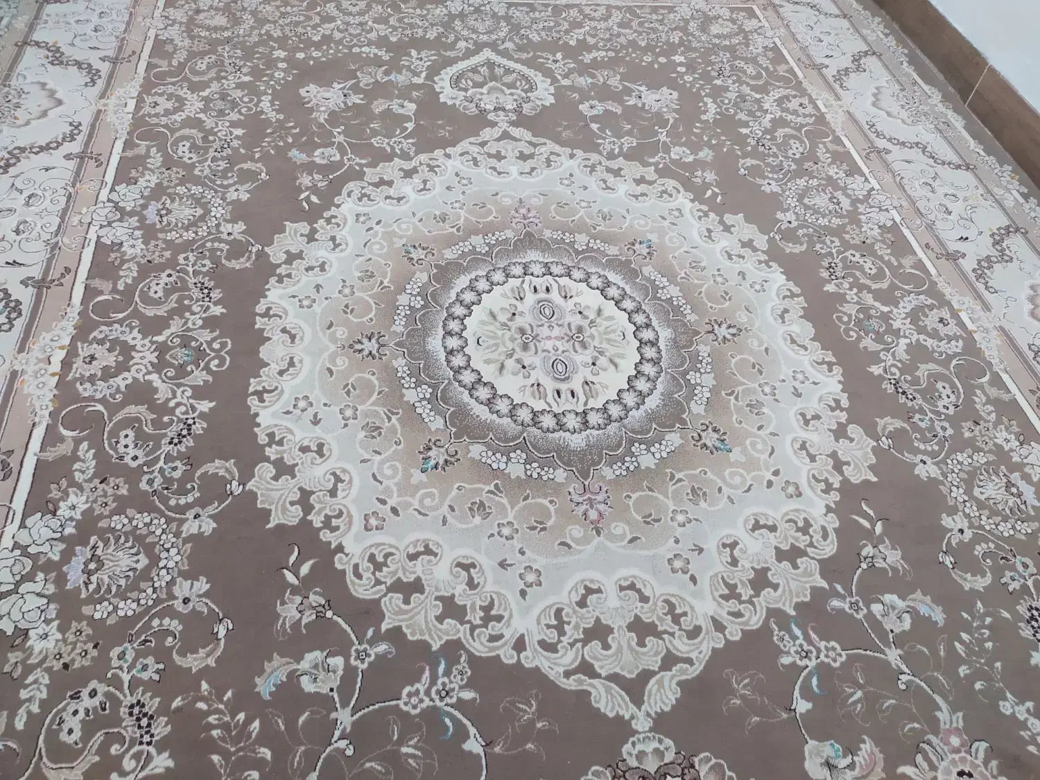 فرش کار کرده|فرش|فردوس (خراسان), |دیوار