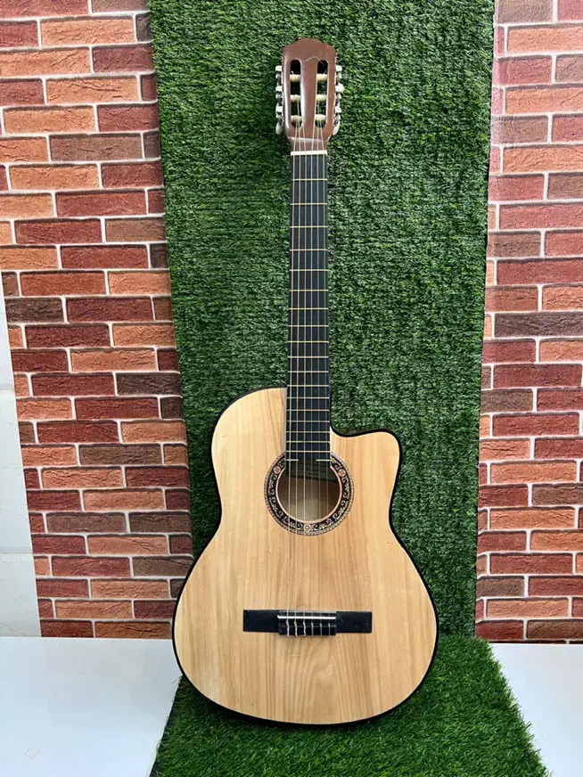 گیتار|گیتار، بیس، امپلیفایر|خواف, |دیوار