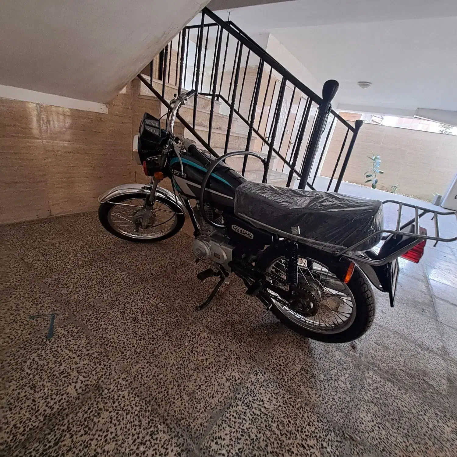 موتور هوندا ۱۲۵ مدارک کامل+بیمه|موتورسیکلت|قائمشهر, |دیوار