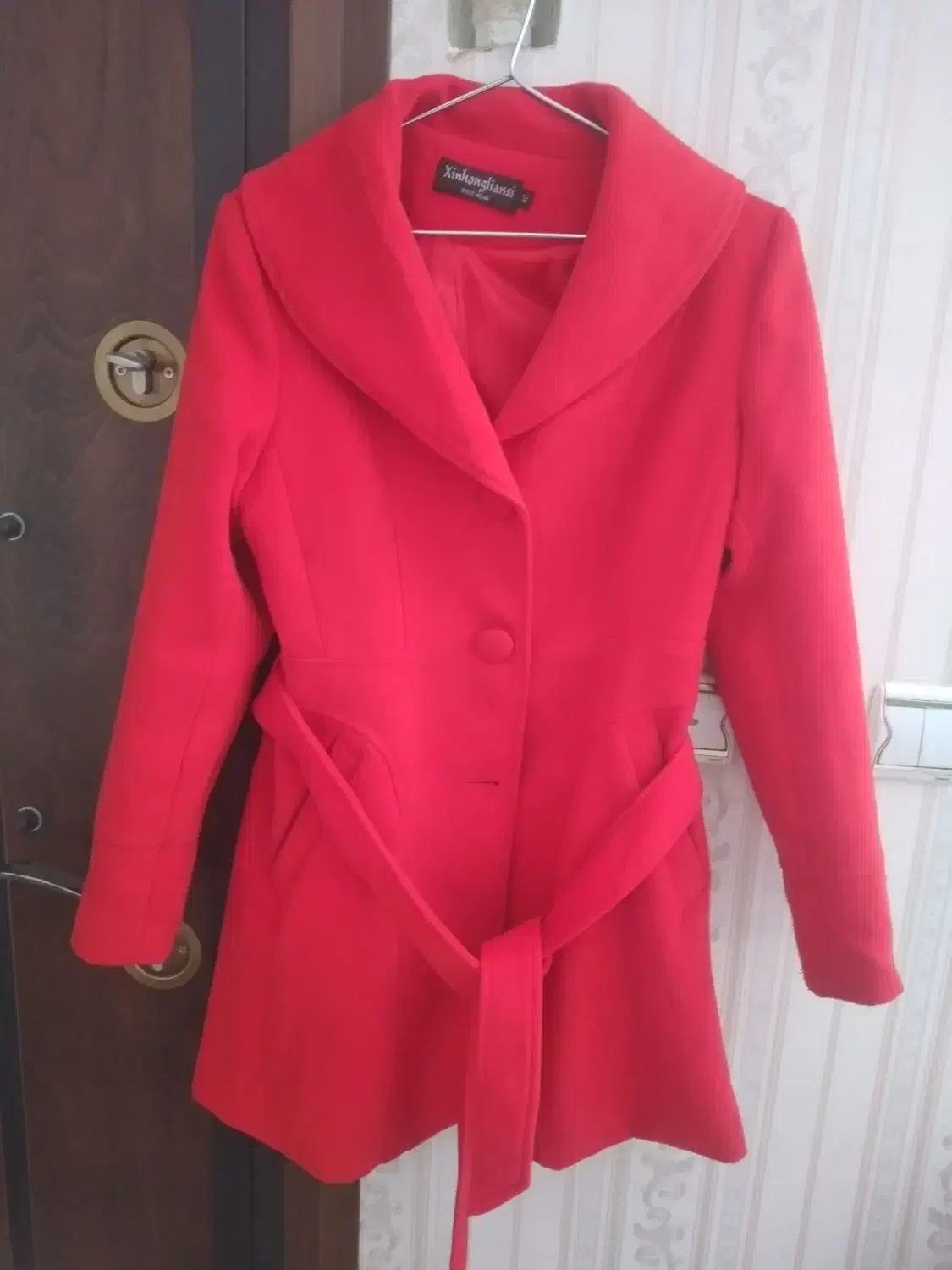 کاپشن و پالتو|لباس|اصفهان, قلعه طبره|دیوار