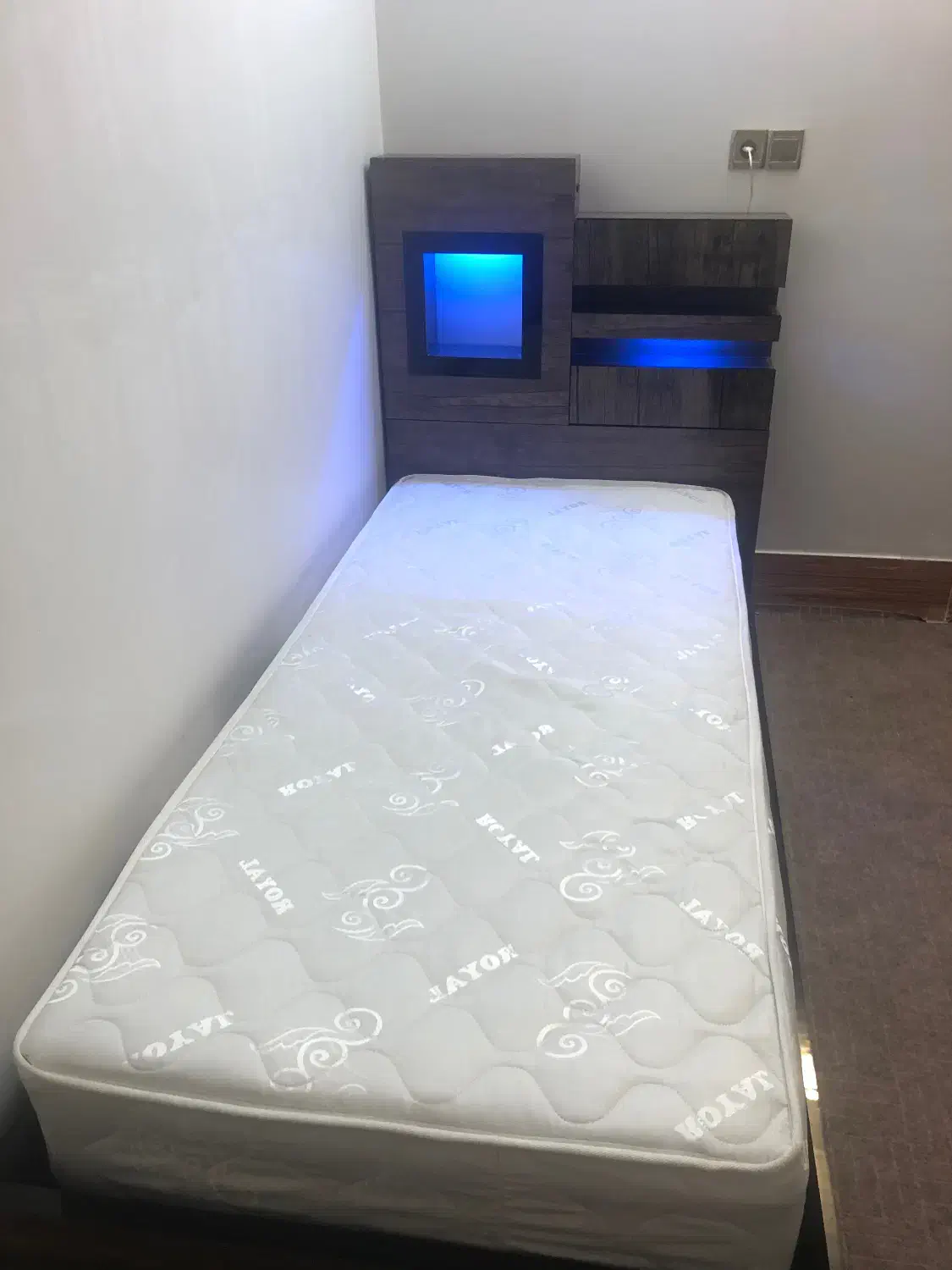 تخت خواب تک نفره|تخت و سرویس خواب|شیراز, آزادی|دیوار