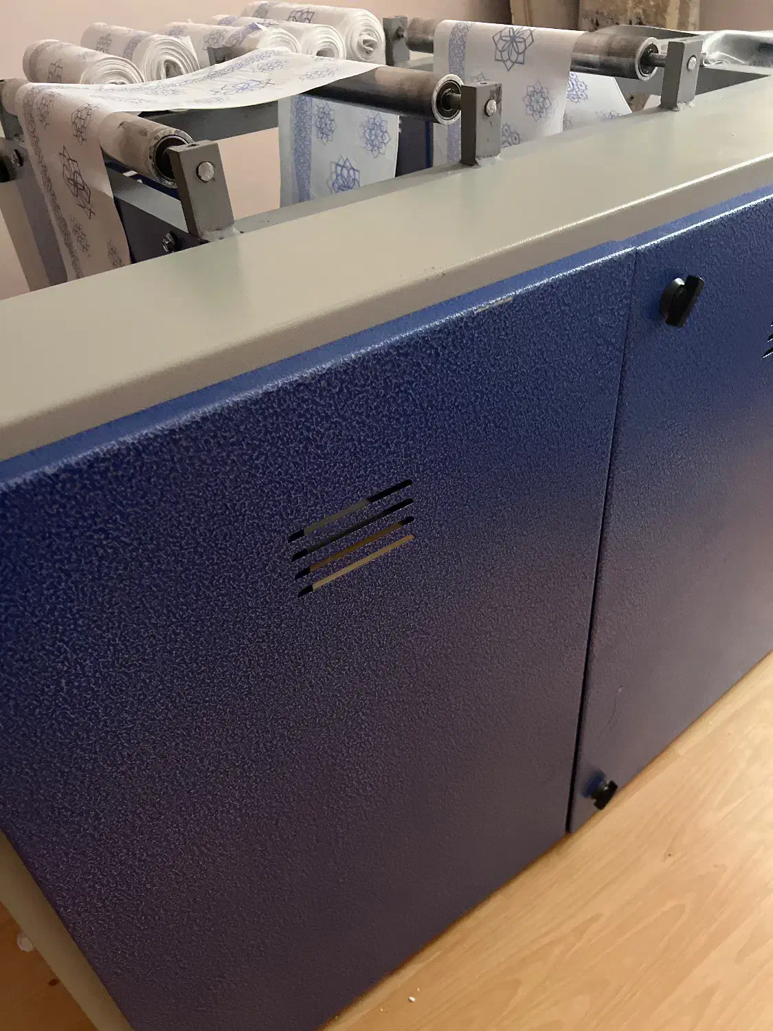 دستگاه رول کن سفره یکبار مصرف سه کاره|ماشین‌آلات صنعتی|ابهر, |دیوار