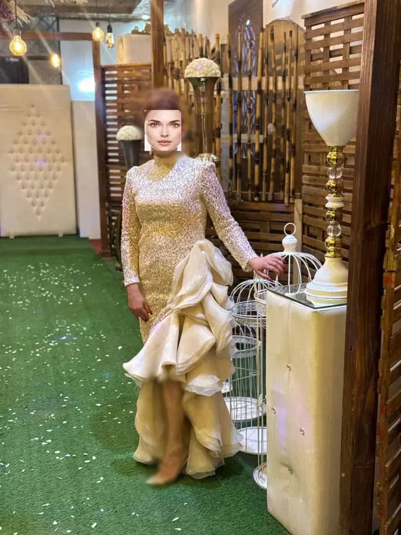 لباس مجلسی|لباس|شاهینشهر, فردوسی|دیوار