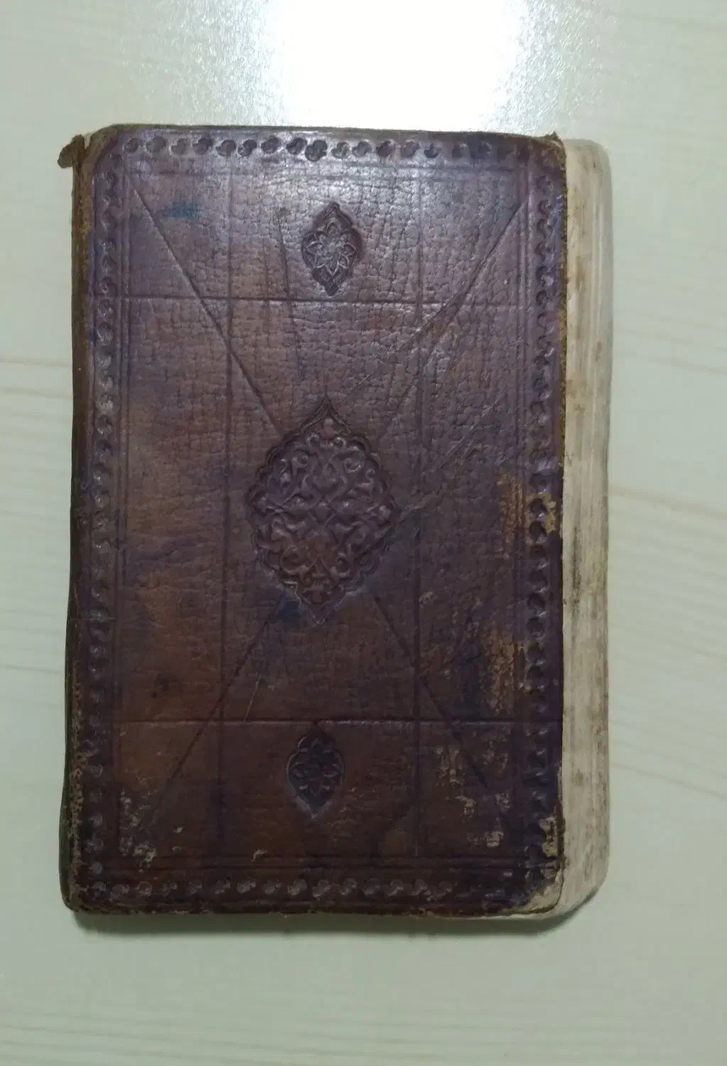 کتاب قدیمی خطی|کتاب و مجله تاریخی|ساری, |دیوار