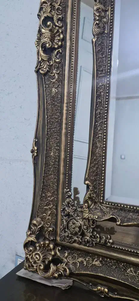 آینه|آینه|تهران, مرزداران|دیوار