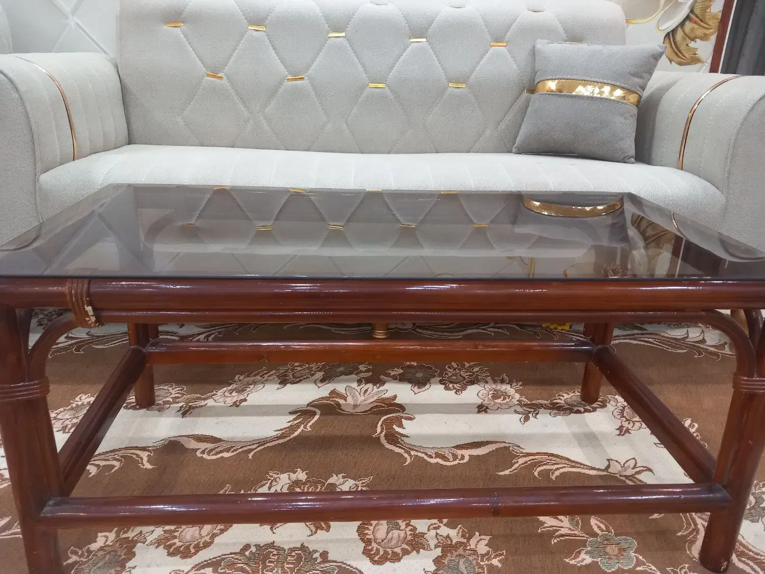 جلومبلی|مبلمان خانگی و میز عسلی|دلیجان, |دیوار