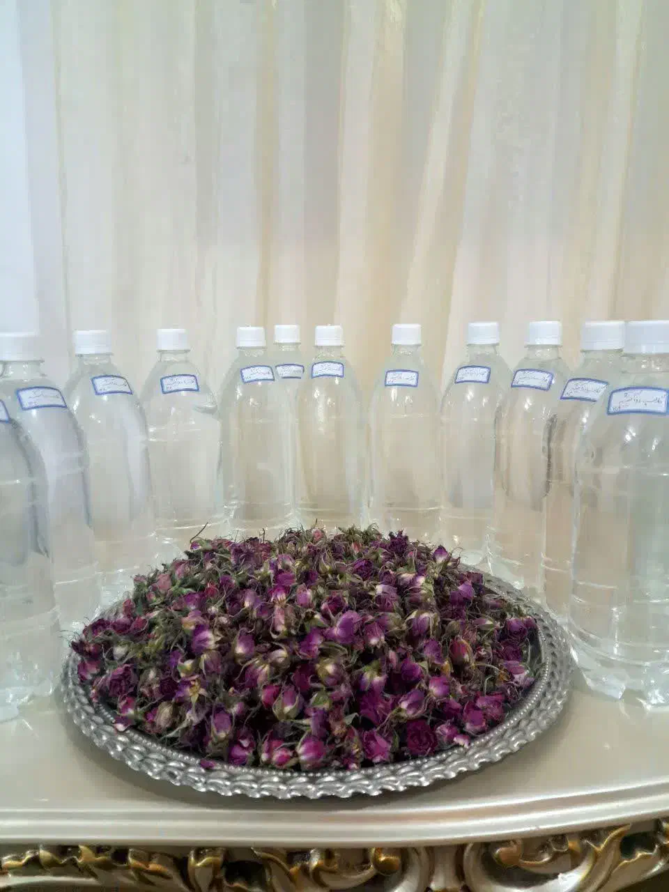 گلاب دوآتیشه و عرقیات خانگی وآبغوره عسگری|خوردنی و آشامیدنی|تربتحیدریه, ۴۵ متری|دیوار