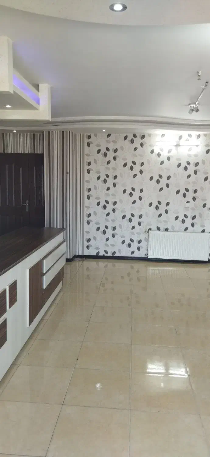 فروش فوری دو خواب هسا، تراس‌دار و ویو بینظیر|فروش آپارتمان|فولادشهر, C1|دیوار