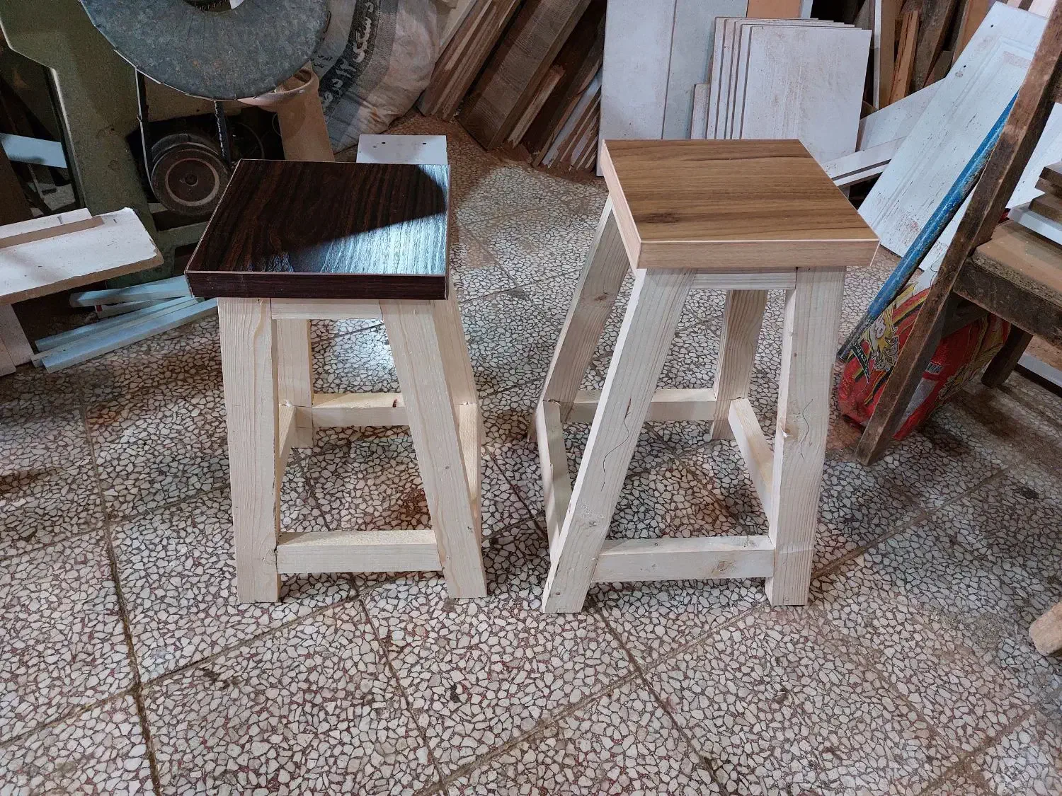 چهار پایه چوب روسی|صندلی و نیمکت|قم, در بهشت|دیوار