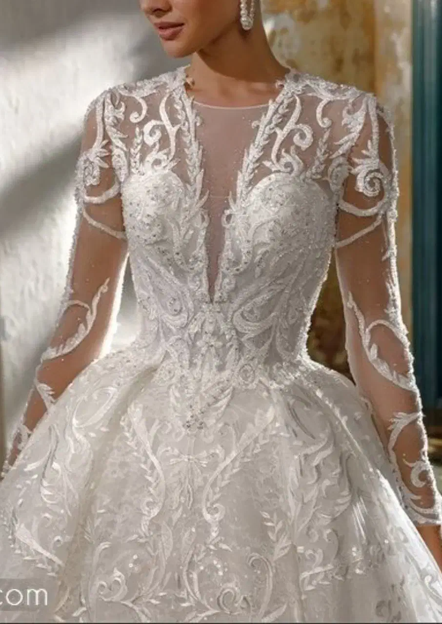 فروش لباس عروس و نامزدی و بالاتنه کارشده|لباس|نیشابور, میدون بار|دیوار