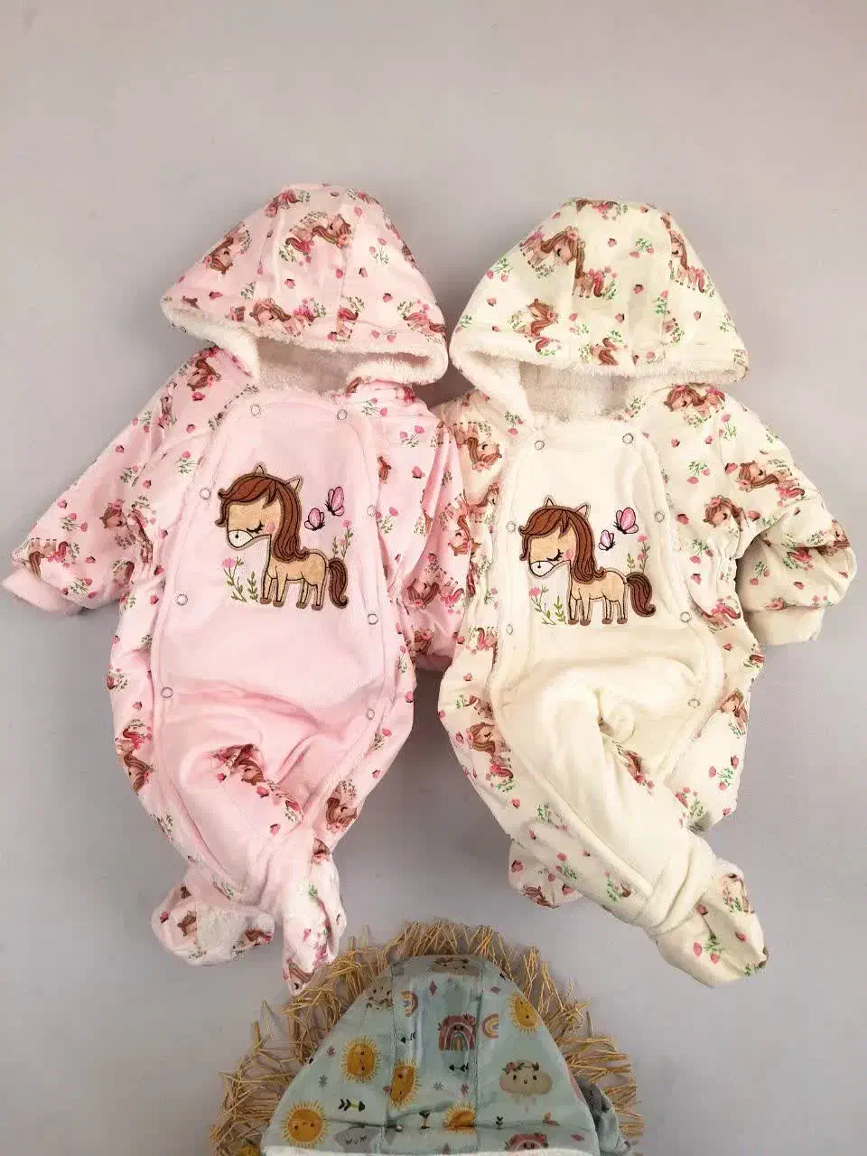 سرهمی|کفش و لباس بچه|اصفهان, باغ نگاره|دیوار