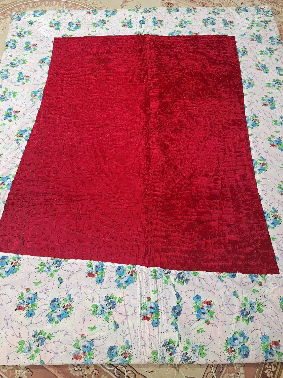 لحاف|رختخواب، بالش، پتو|محلات, |دیوار