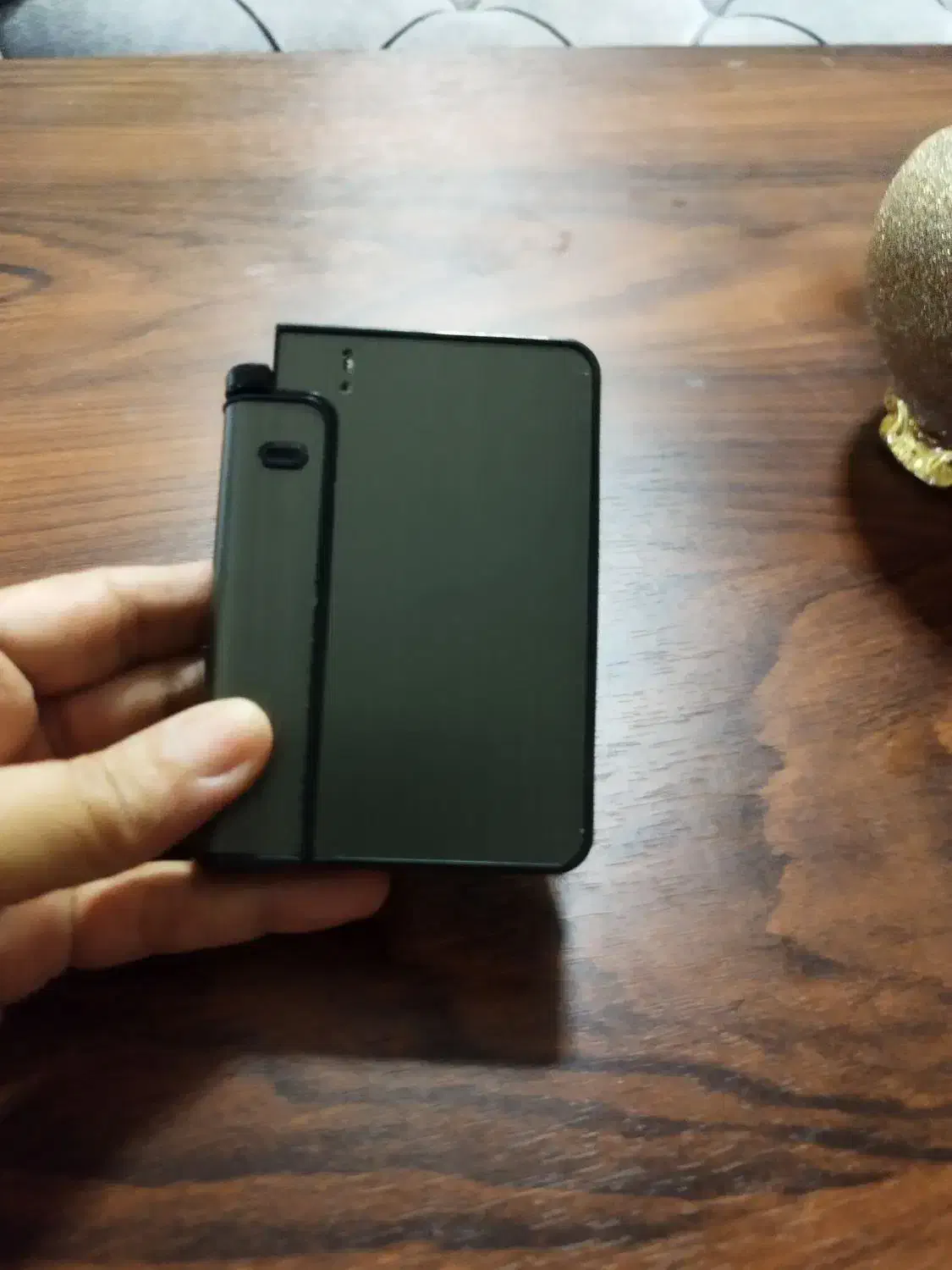 جای سیگاری همراه با فندک فوکوس|کلکسیون اشیاء عتیقه|لاهیجان, شیشه گران|دیوار