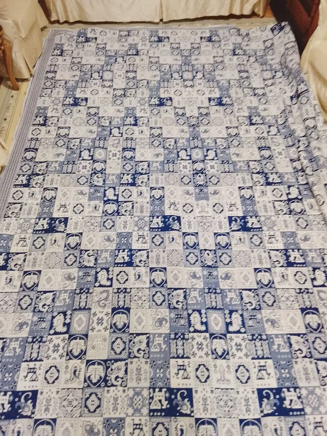 روفرشی|روفرشی|اسلام‌شهر, باغ فیض|دیوار