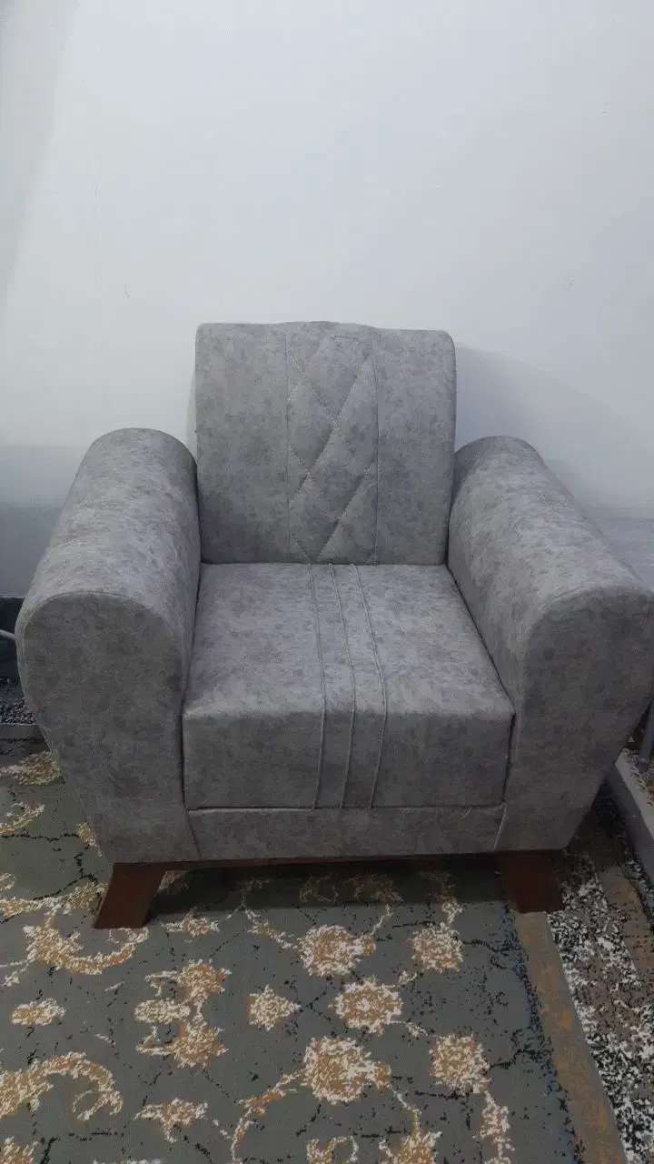 مبل زیبا پایه چوبی ۱۸ت|مبلمان خانگی و میز عسلی|تایباد, |دیوار