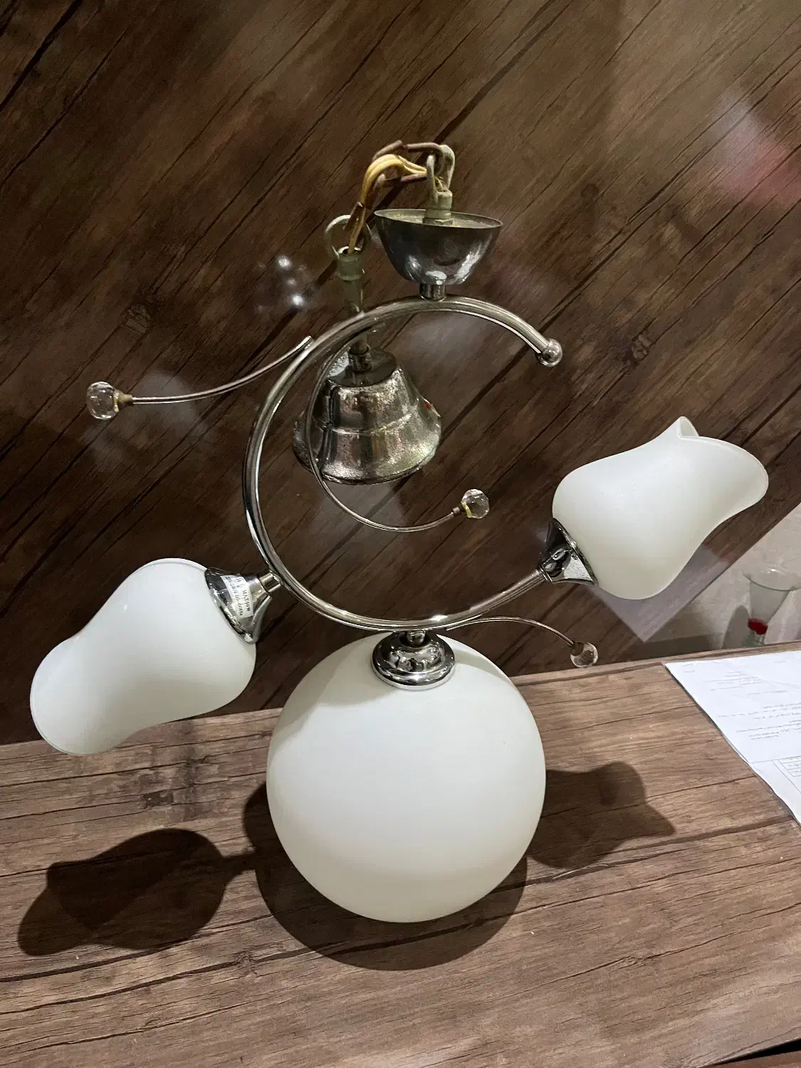 لوستر آشپزخانه تمیز و در حد نو قیمت مناسب|لوستر و چراغ آویز|رشت, ساغری سازان|دیوار