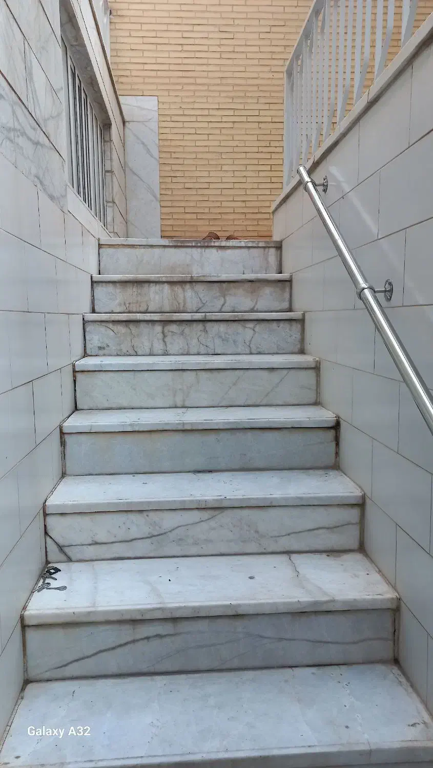 رهن واجاره زیر زمین شیک و موقعیت خوب|اجارهٔ خانه و ویلا|یزد, |دیوار