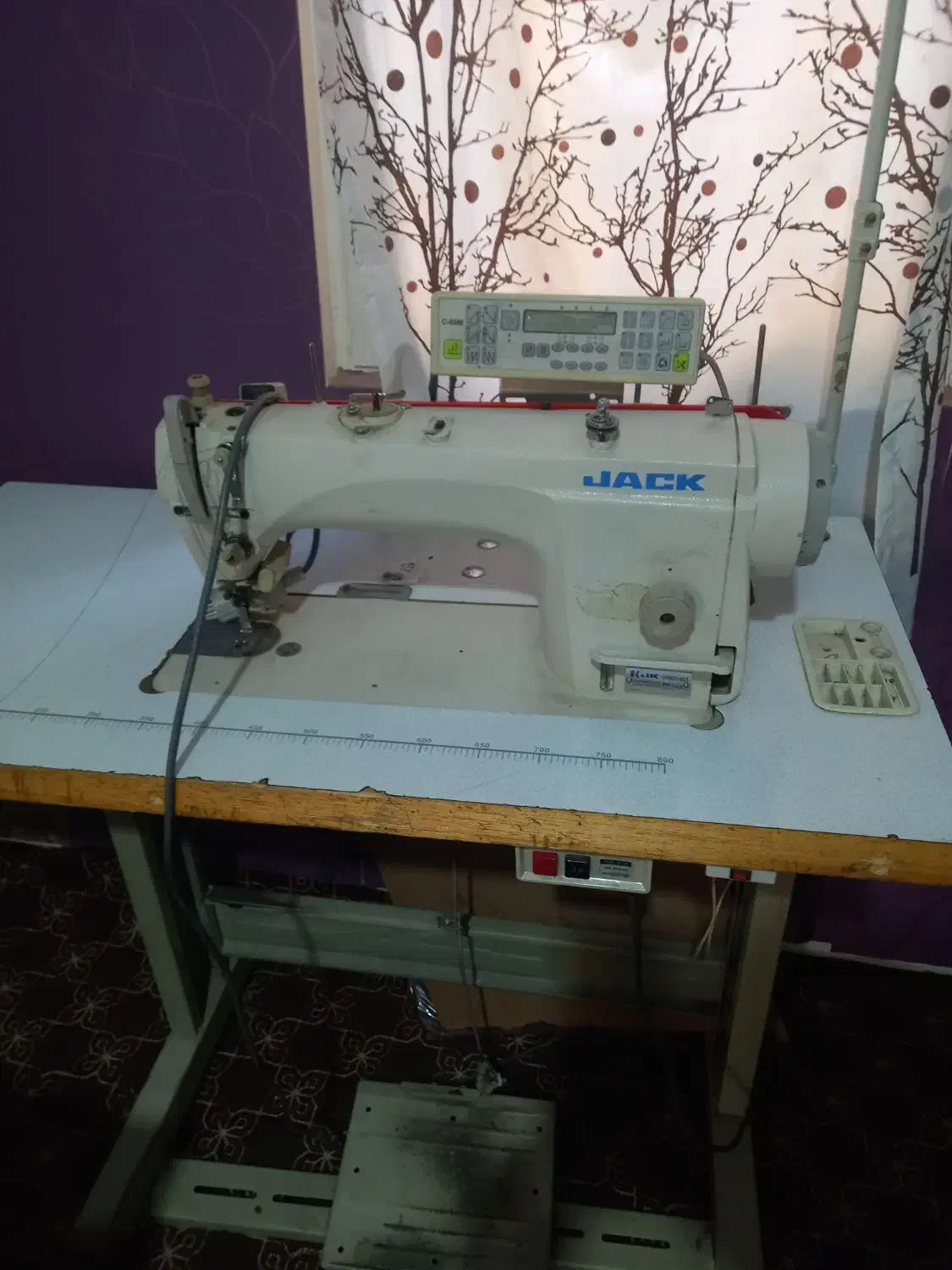 چرخ خیاطی راسته|چرخ خیاطی و ریسندگی|مشکین‌دشت, |دیوار