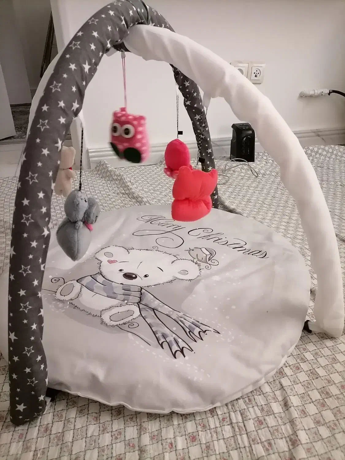 زمین بازی کودک|اسباب‌‌بازی|ری, شهادت|دیوار