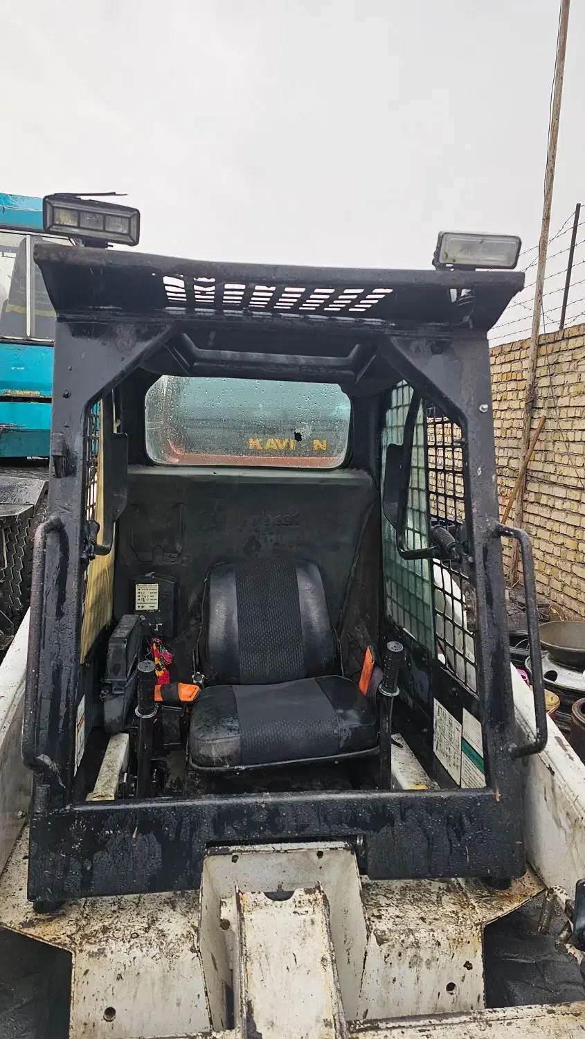 مینی لودر بابکت مدل ۵۵۳ وارداتی چند منظوره|خودرو سنگین|مشهد, جاهد شهر|دیوار