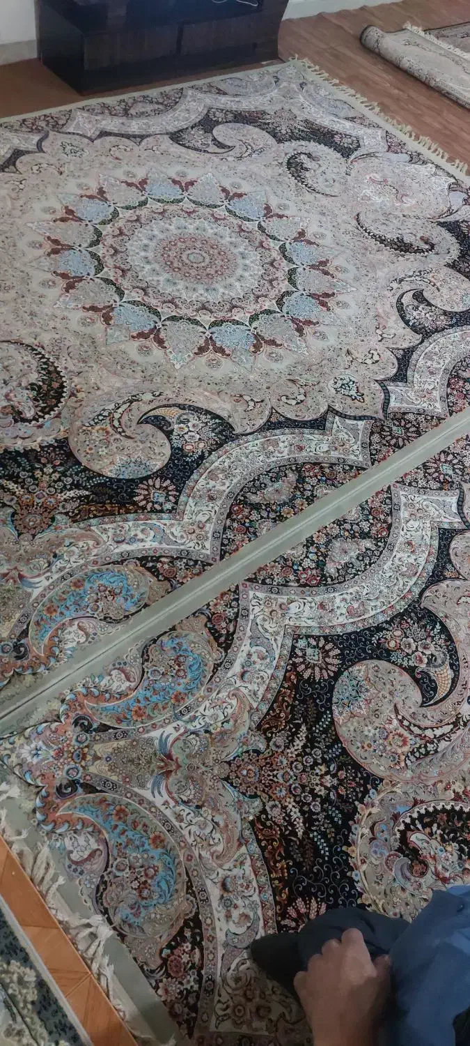۲ تخته فرش ۹متری ۱۲۰۰ شانه تراکم ۳۶۰۰|فرش|نسیم‌شهر, |دیوار