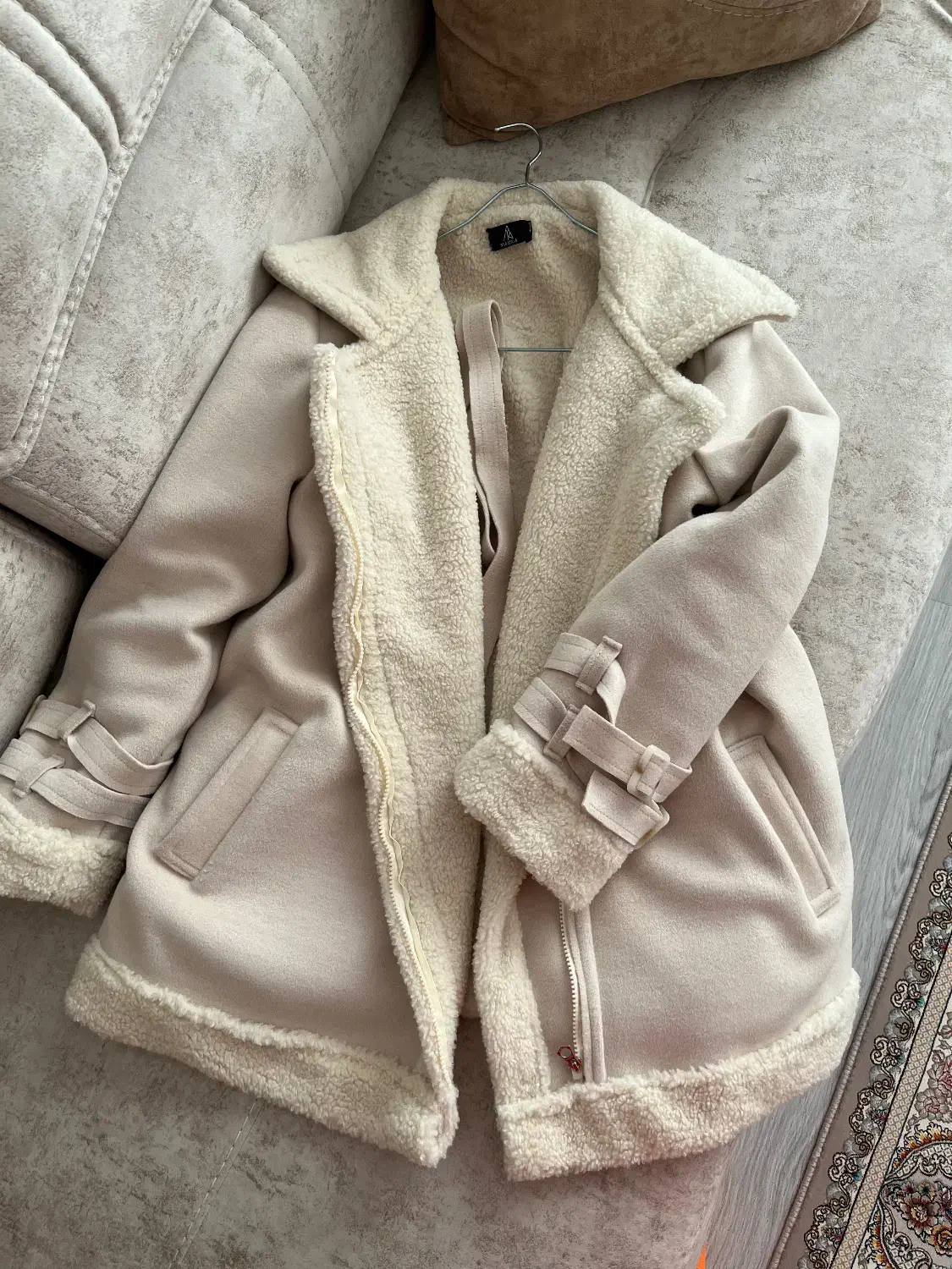 لباس|لباس|بازرگان, |دیوار