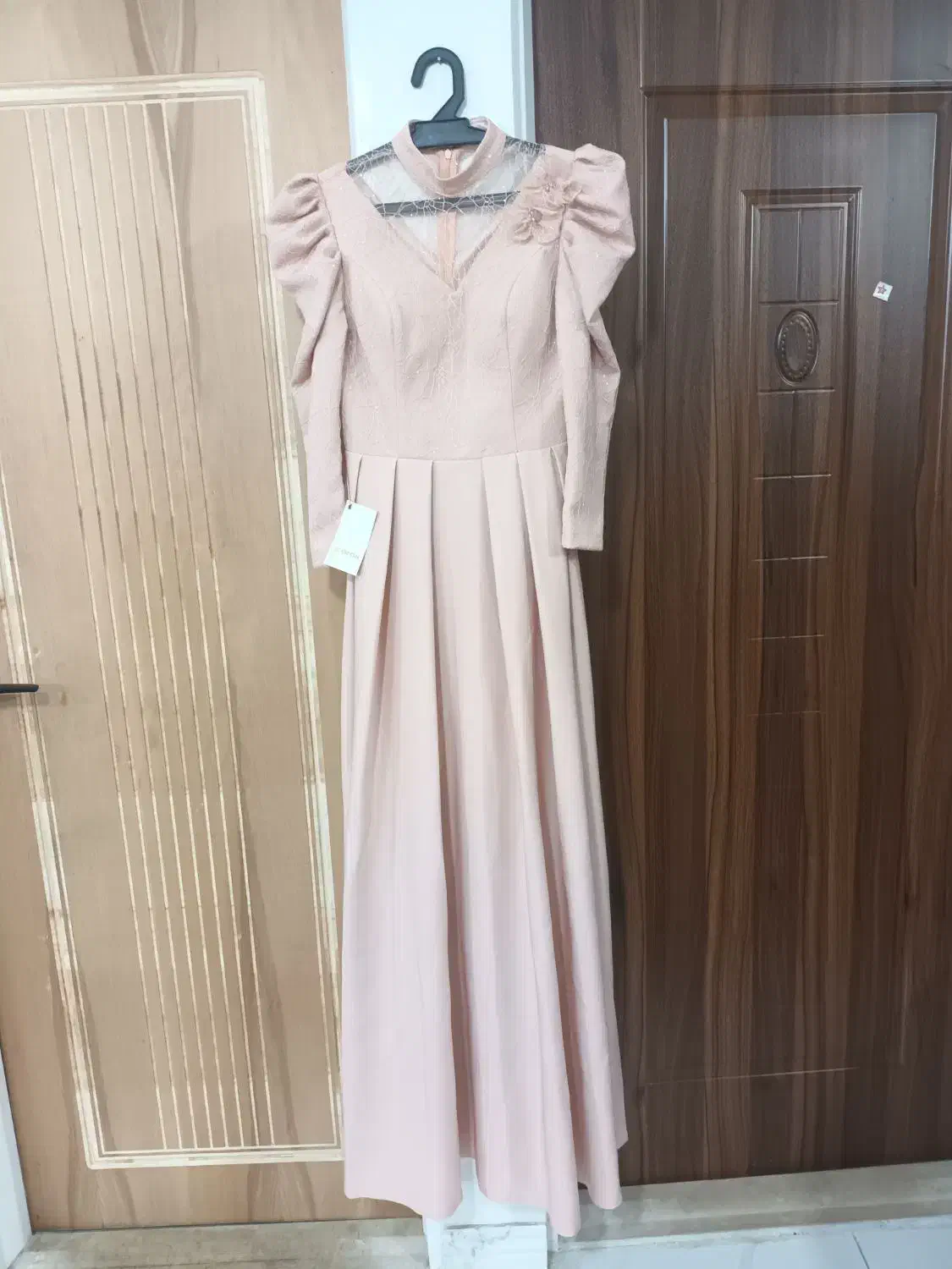 پیراهن مجلسی|لباس|دلیجان, |دیوار