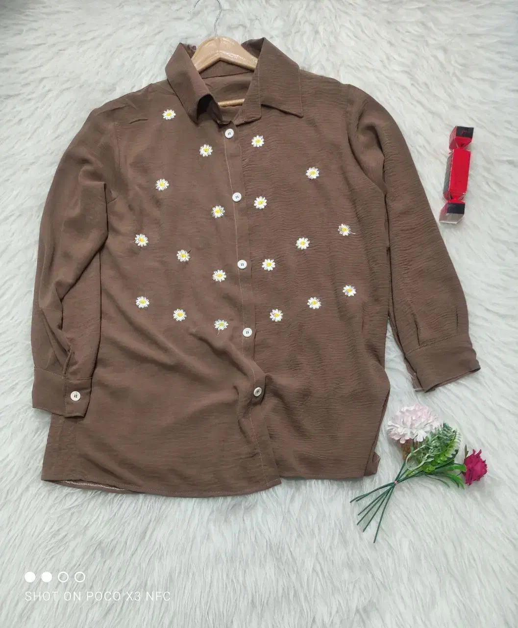 مانتو ابروبادی|لباس|نیشابور, فخریه|دیوار