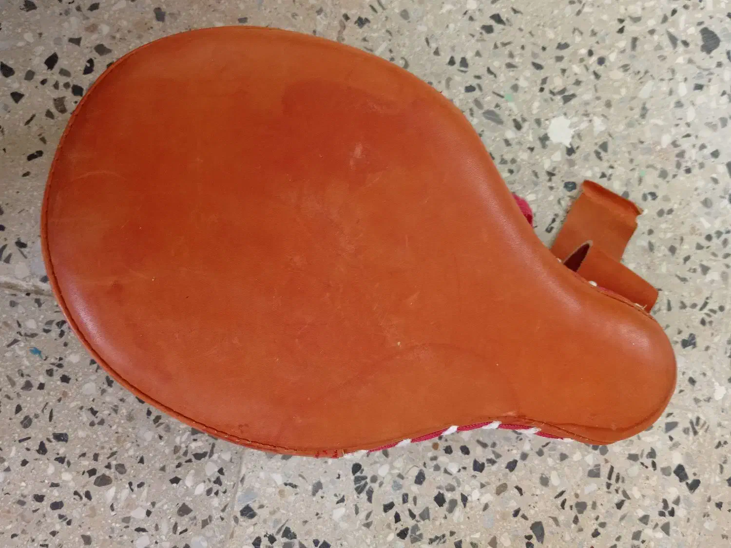 میت پنجه ای ساعد دار چرم طبیعی|تجهیزات ورزشی|نجفآباد, رجایی شمالی|دیوار