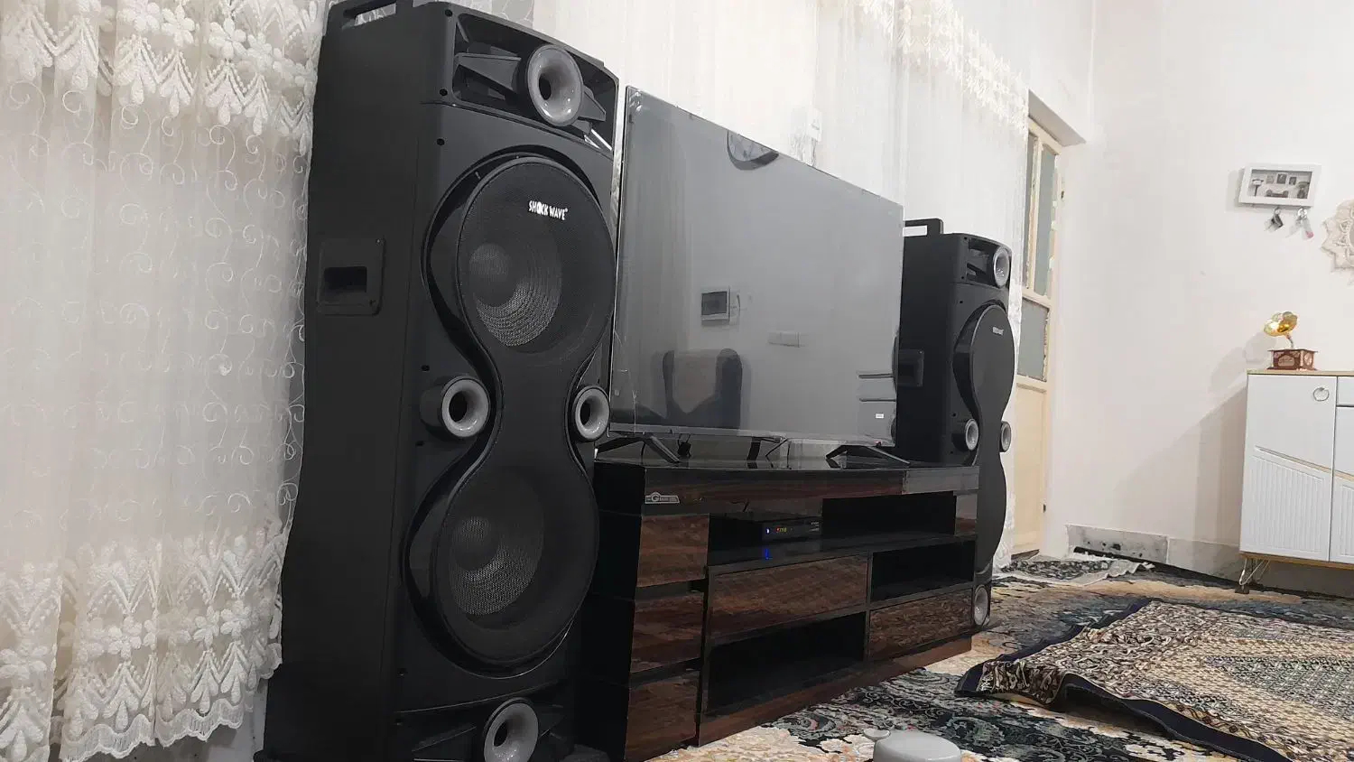 فروش مبل ۷نفره و باند شاک ویو در حدنو|مبلمان خانگی و میز عسلی|سربیشه, |دیوار