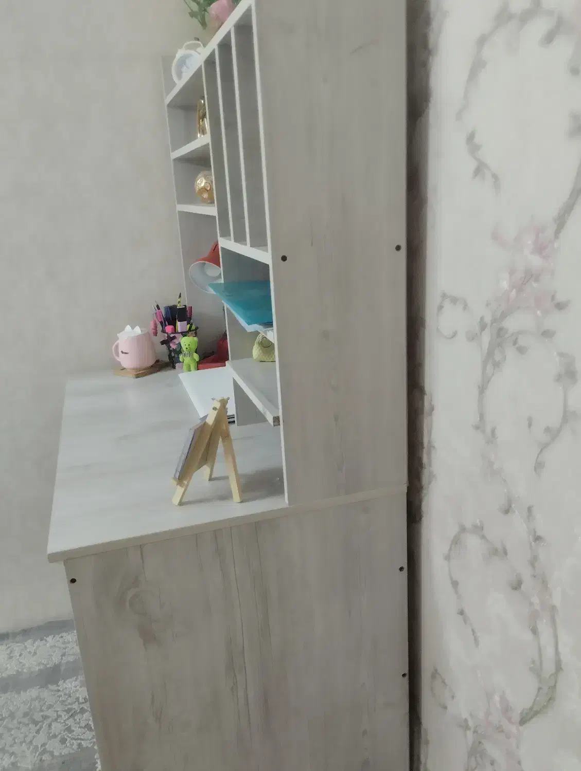 میز تحریر سالم و تمیز|میز تحریر و کامپیوتر|ری, دیلمان|دیوار