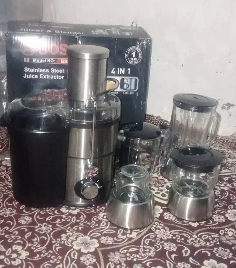 آبمیوه چهارکاره آکبند با ۱۸ ماه گرانتی نونو هست|آبمیوه‌گیر و آب‌مرکبات‌گیر|کرمان, |دیوار