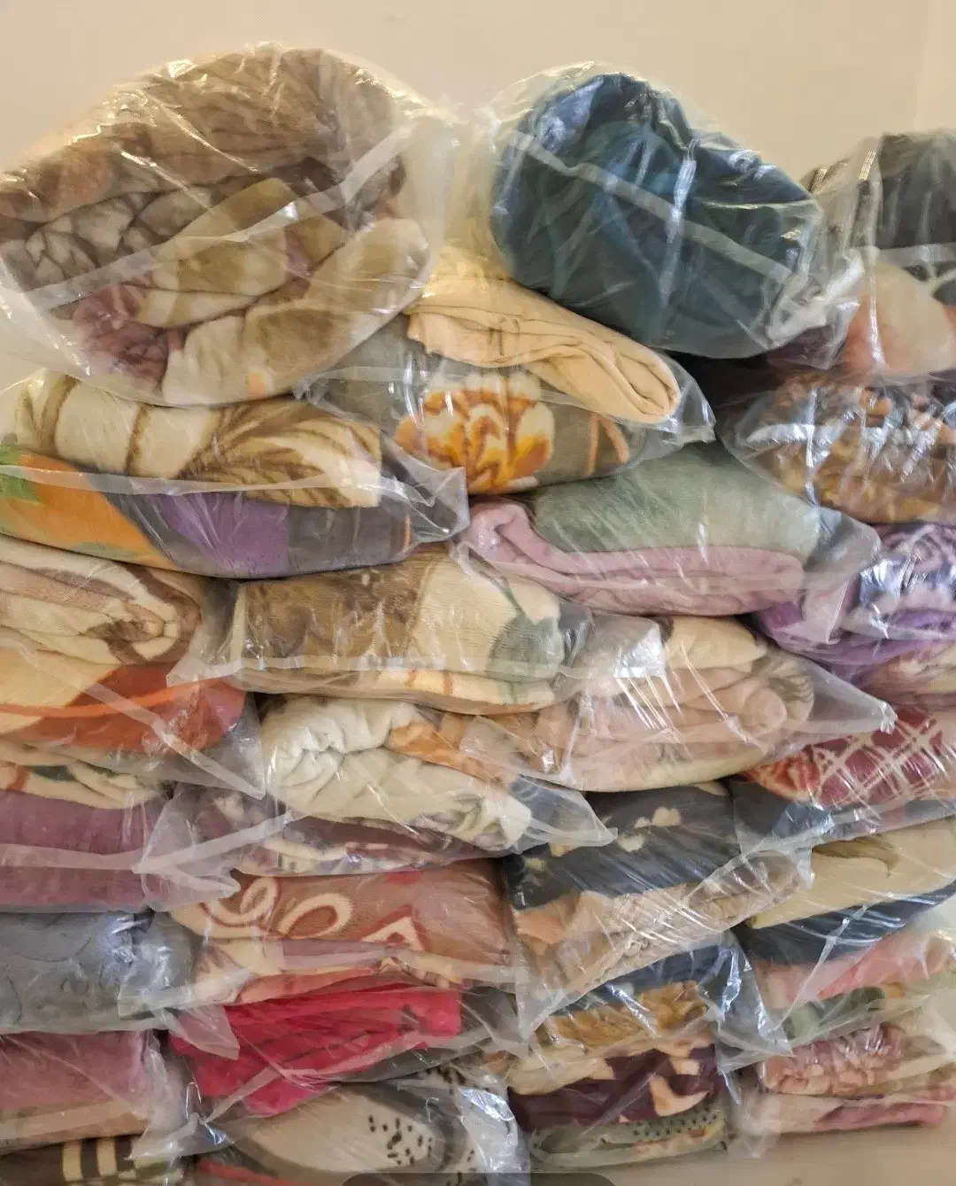 پتو یک نفره و دونفره|رختخواب، بالش، پتو|بندرعباس, |دیوار