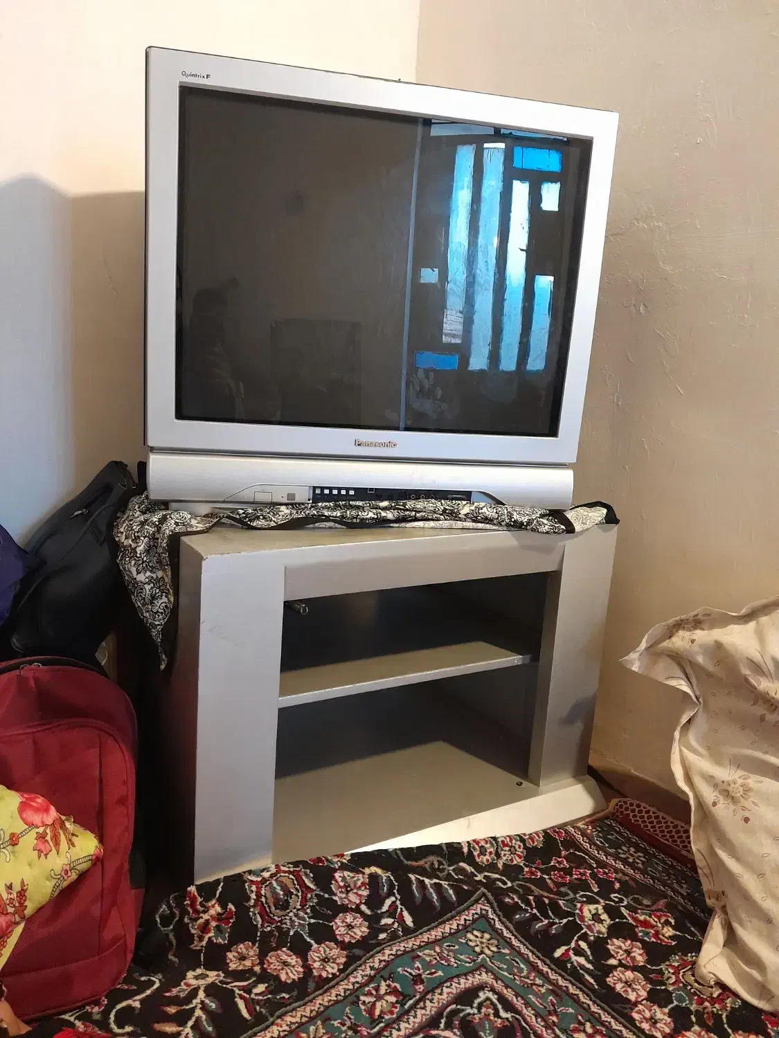 درحدنو|تلویزیون و پروژکتور|گنبد کاووس, |دیوار