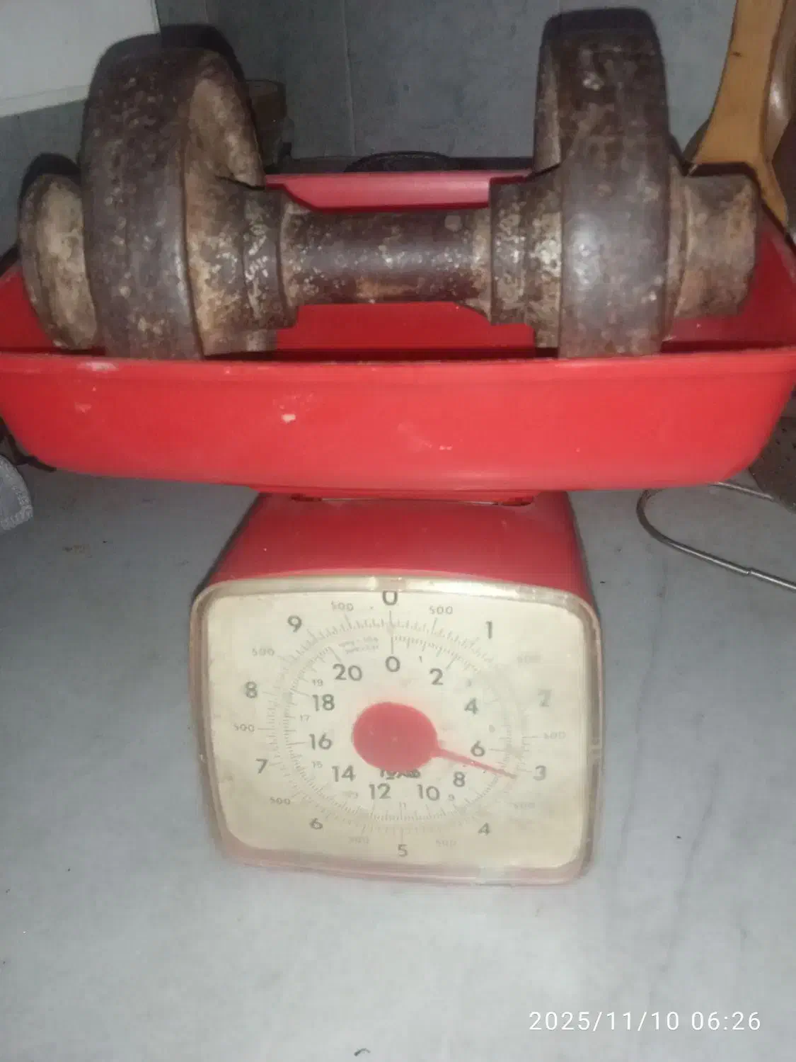 دوعدد دمبل هرکدام ۳ کیلو قیمت ۳۰۰|تجهیزات ورزشی|شاهینشهر, شهرک هشت بهشت|دیوار