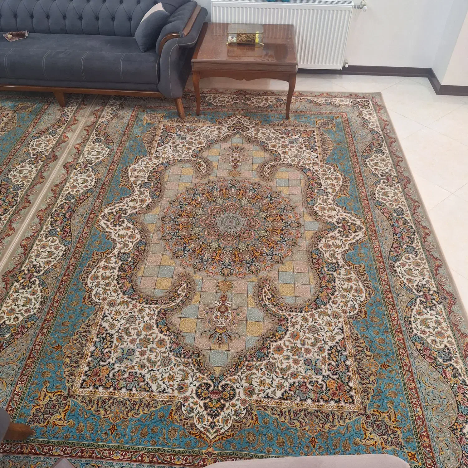 دو عدد فرش ۹ متری ۱۰۰۰ شانه|فرش|خاوران, |دیوار