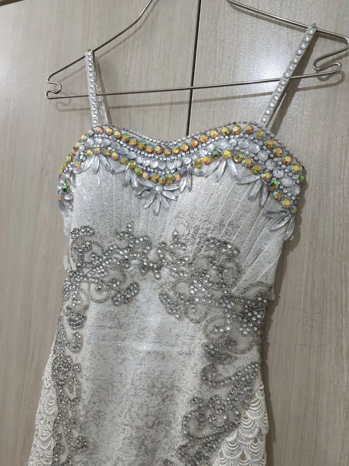 لباس نامزدی|لباس|کاشمر, |دیوار