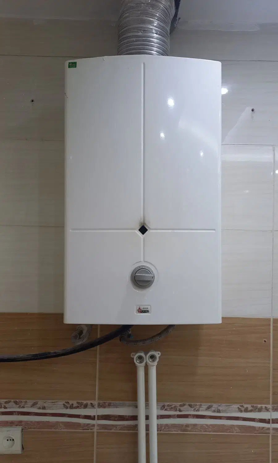 آبگرمکن دیواری بوتان 3118|آبگرمکن، پکیج، شوفاژ|اراک, |دیوار