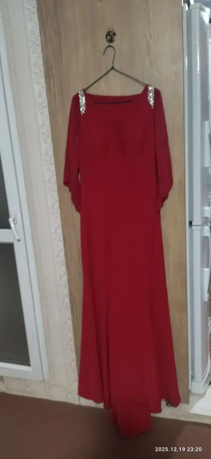 لباس مجلسی نوزیبا|لباس|هشتگرد, فاز ۱ مهستان|دیوار