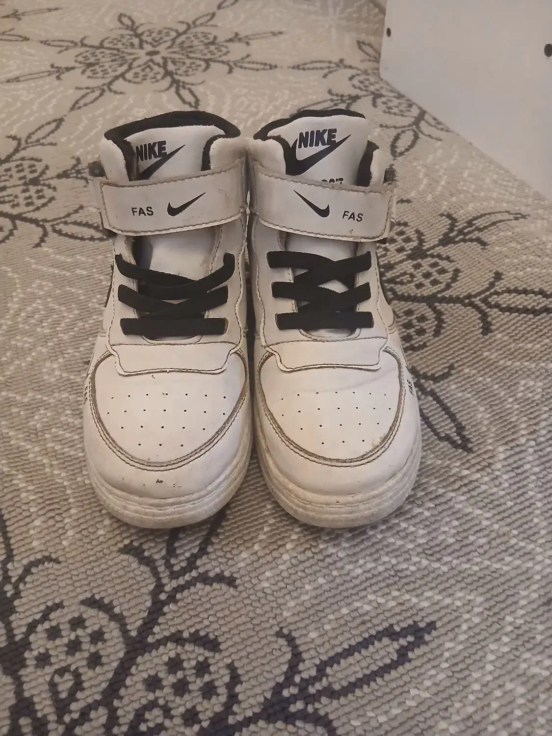 نیم پوتین|کیف، کفش، کمربند|مراغه, |دیوار