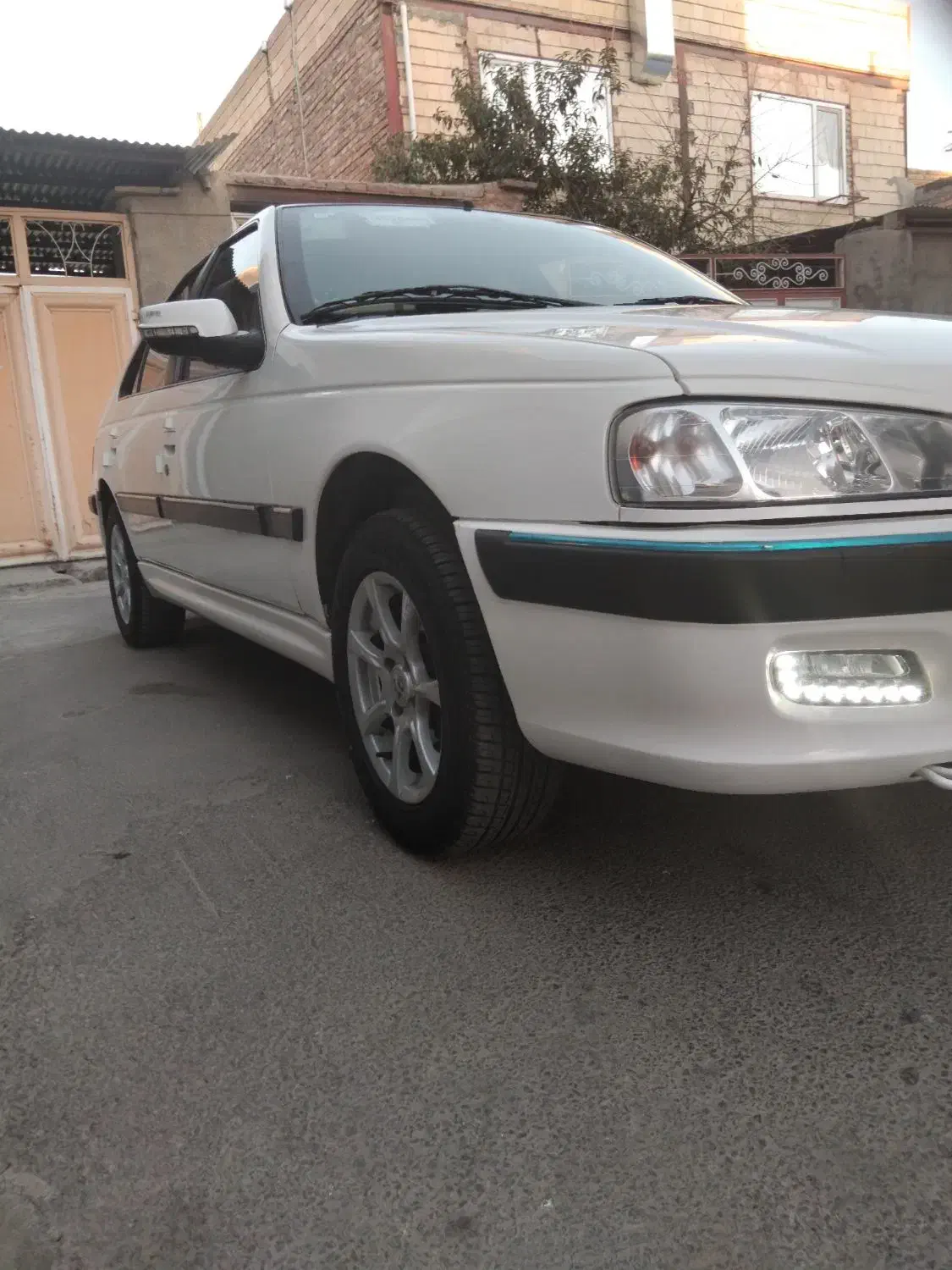 پژوپارس مدل ۱۴۰۲سفارشی ۴چرخ دیسگ مانیتور دار|خودرو سواری و وانت|اسدآباد, |دیوار