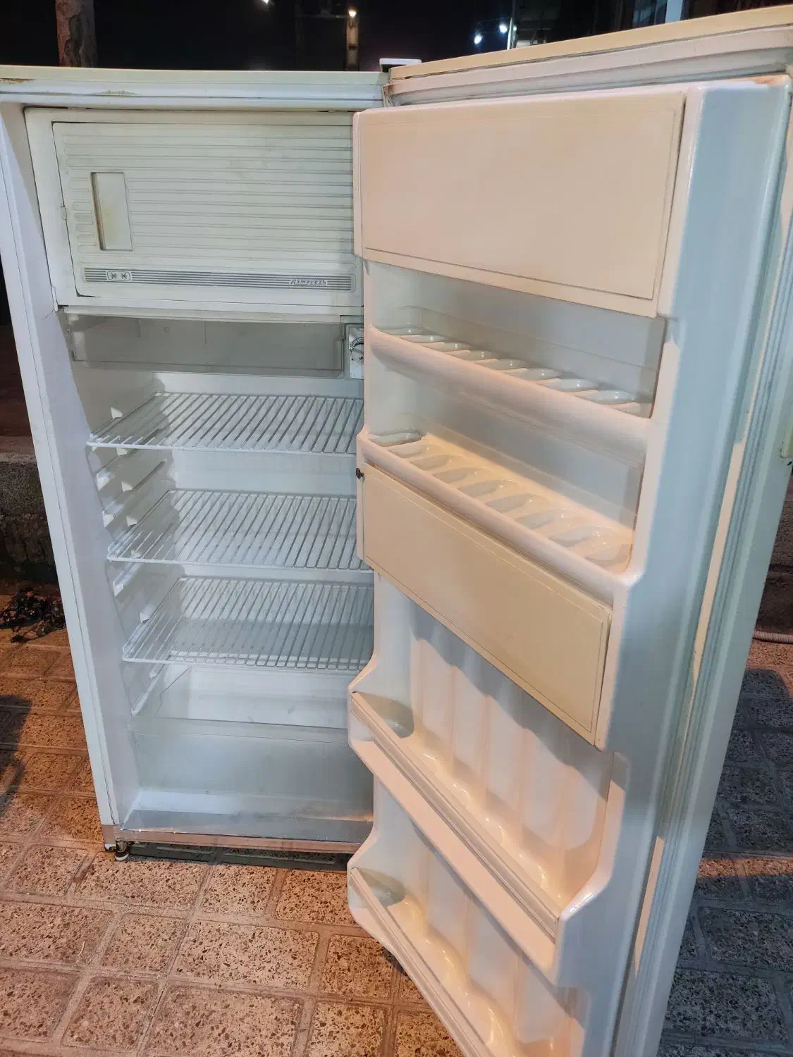 یخچال آزمایش ۱۰ فوت . کاملا  سالم و تمیز|یخچال و فریزر|تنکابن, |دیوار