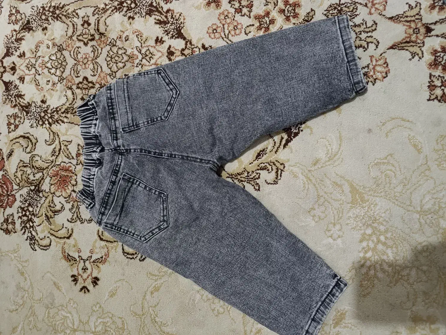 شلوار لی بچگانه|کفش و لباس بچه|رشت, کوی فکوری|دیوار