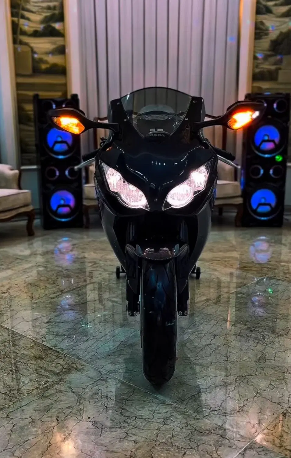 CBR1000|موتورسیکلت|زارچ, |دیوار