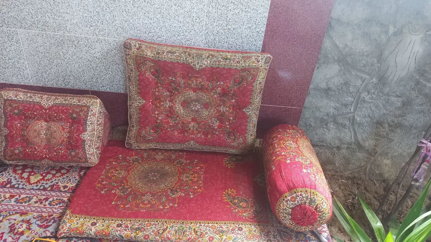 شاه نشین چها تیکه|مبلمان خانگی و میز عسلی|دابودشت, |دیوار