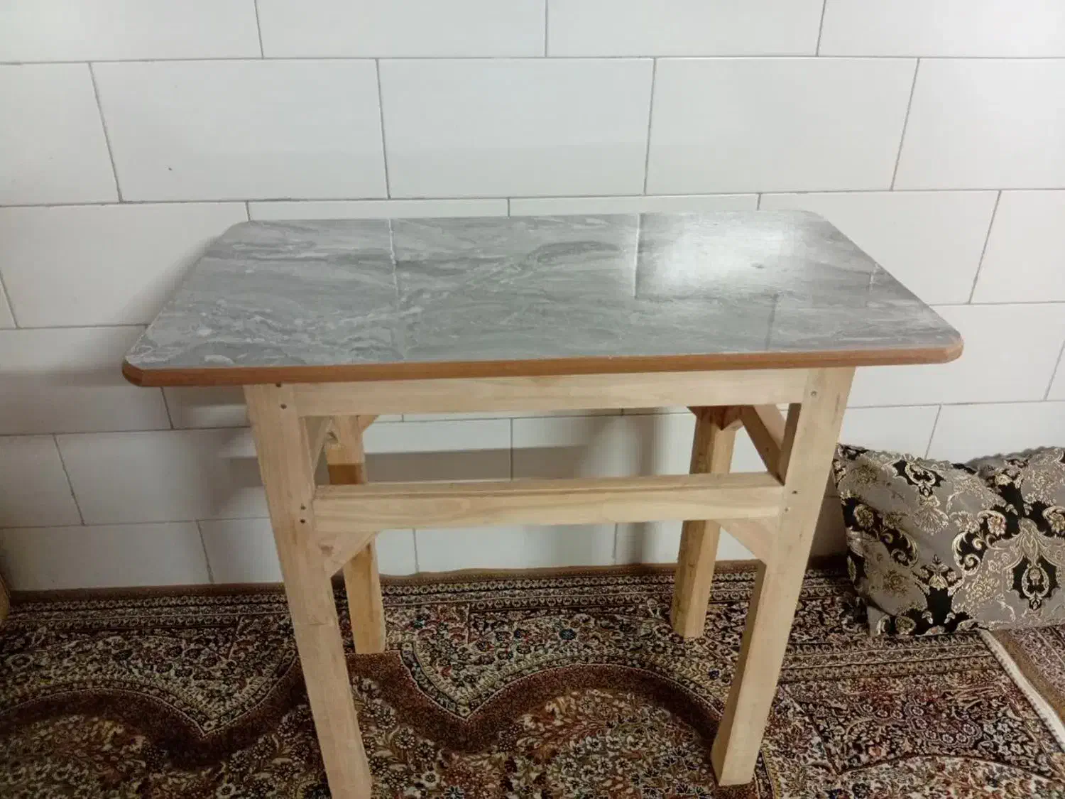 میز چوبی مرغوب و چند منظوره مناسب آشپزخانه و کار|میز تحریر و کامپیوتر|یزد, |دیوار