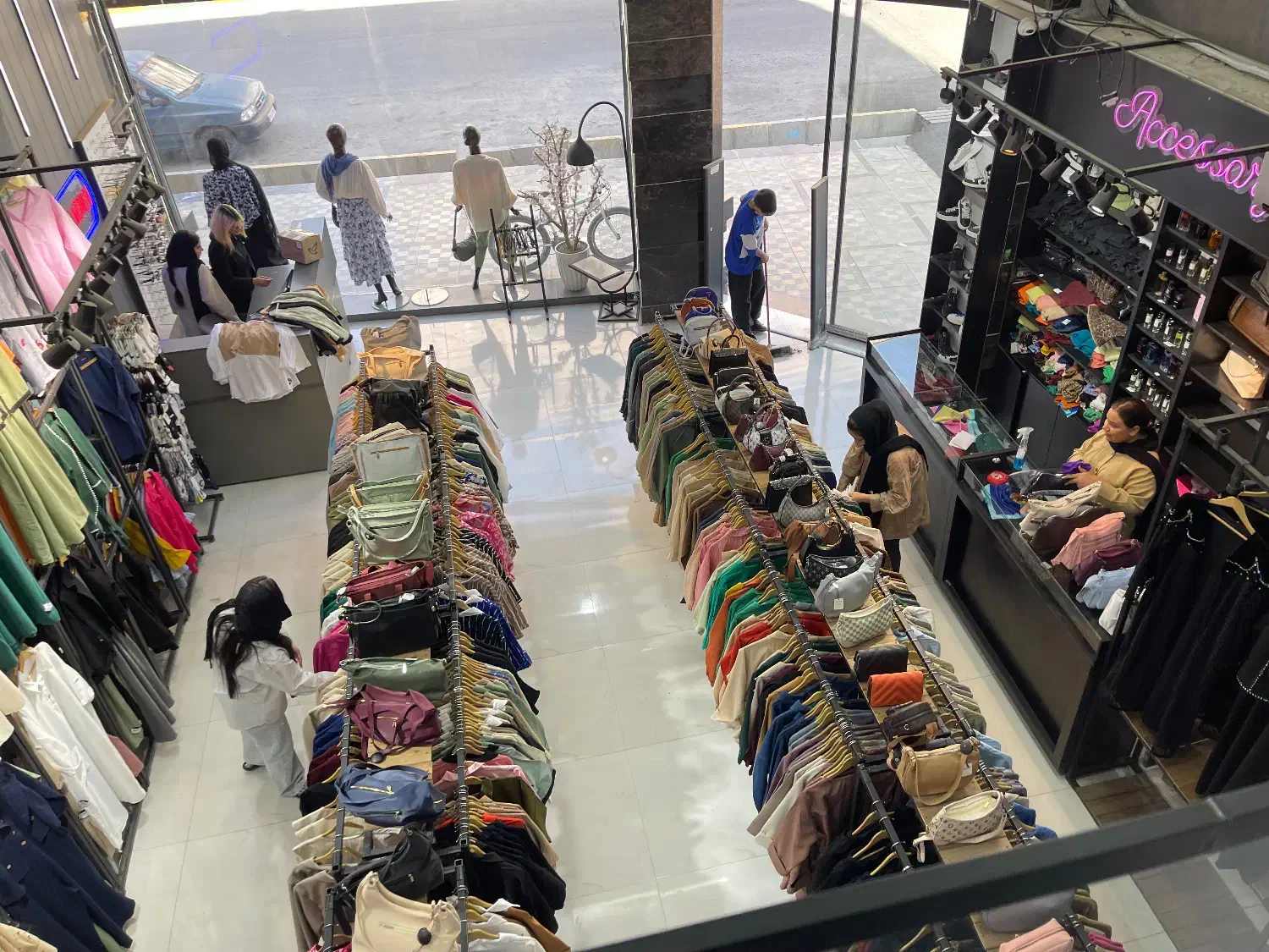 استخدام ۱۰ نفر فروشنده و ادمین حضوری (فقط خانم)|استخدام خدمات فروشگاه و رستوران|مشکیندشت, |دیوار