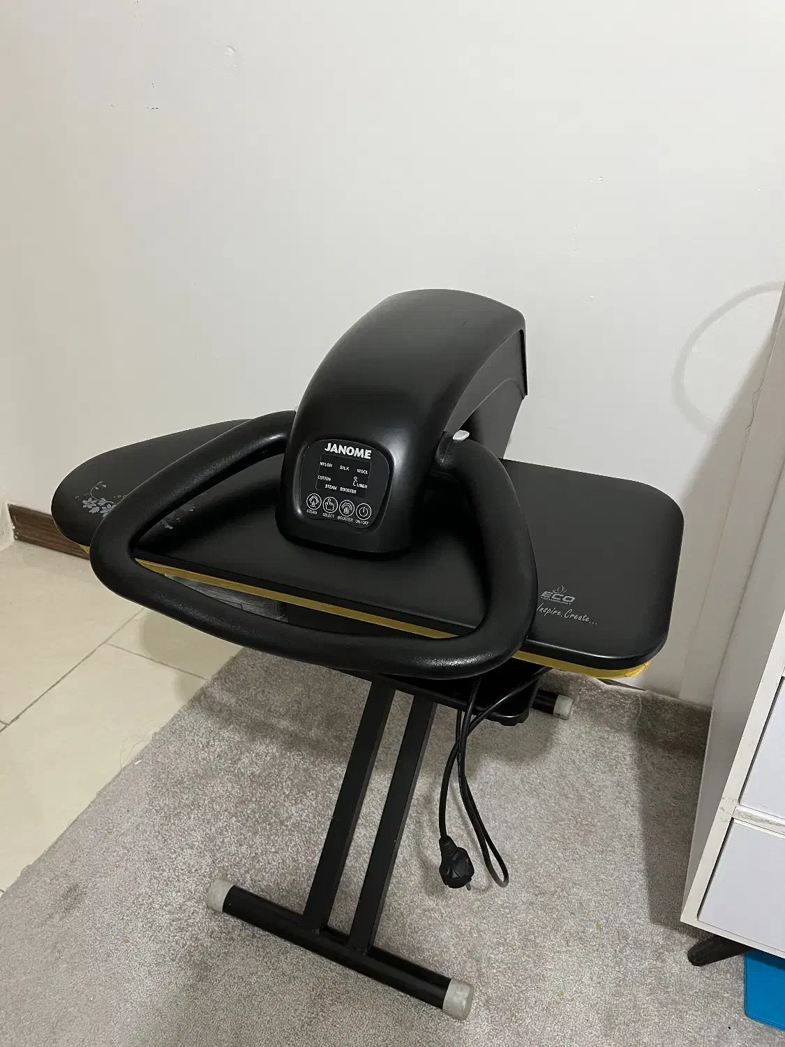 اتو|اتو و لوازم اتو|قرچک, میرزائی شمالی|دیوار