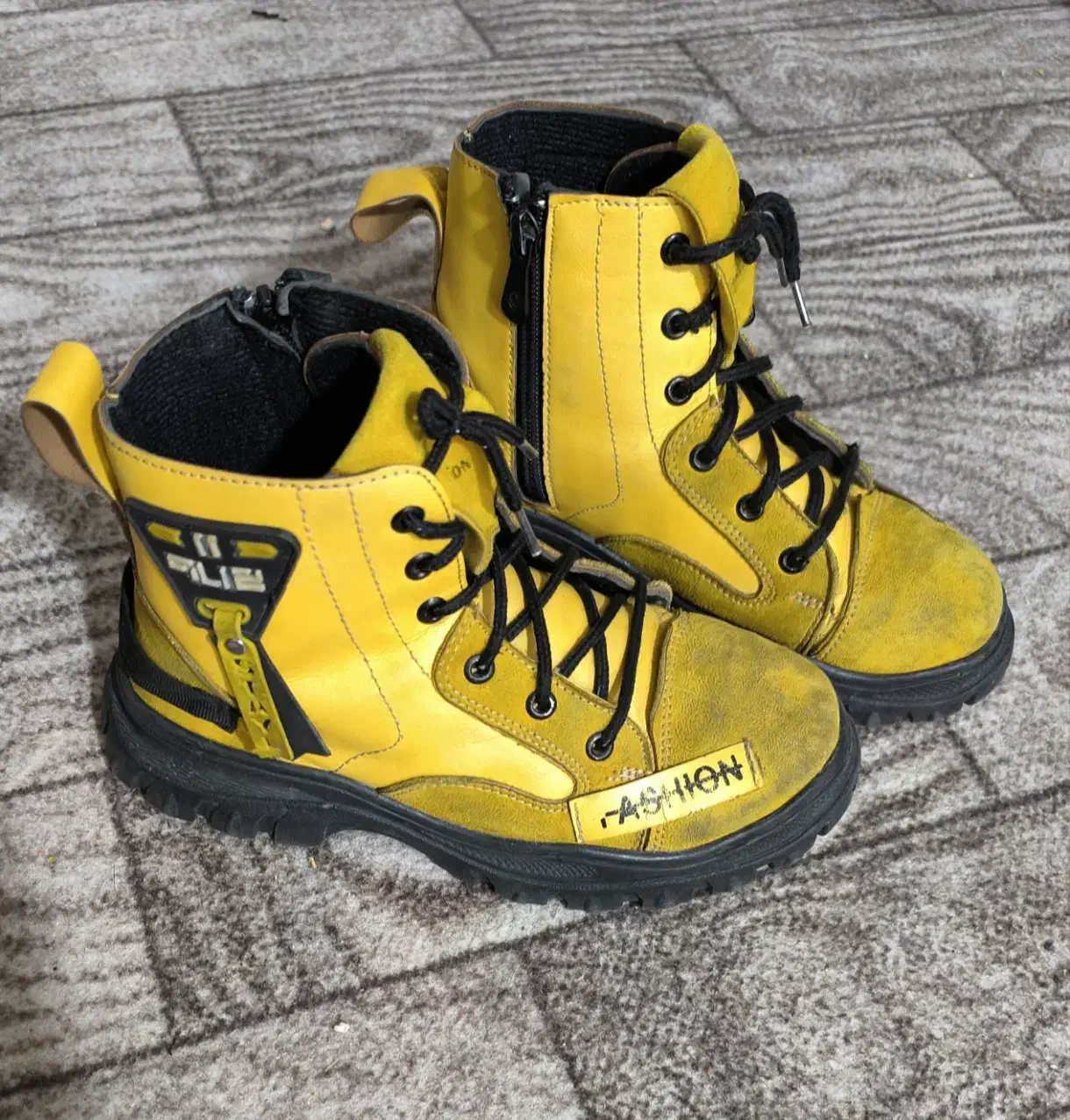 کفش اسپورت و ورنی|کیف، کفش، کمربند|شیراز, پودنک|دیوار